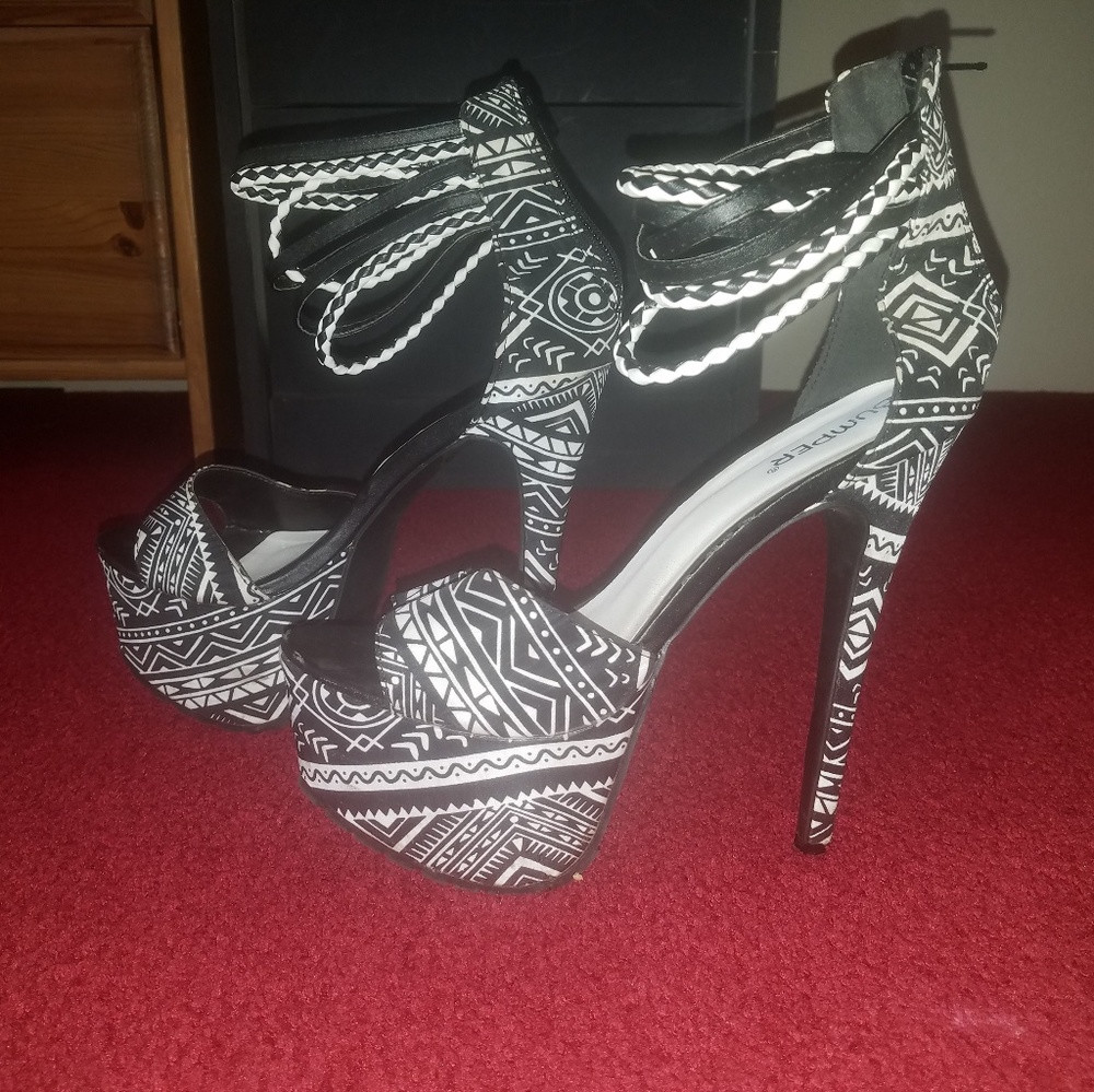 Bumper Tribal Heels